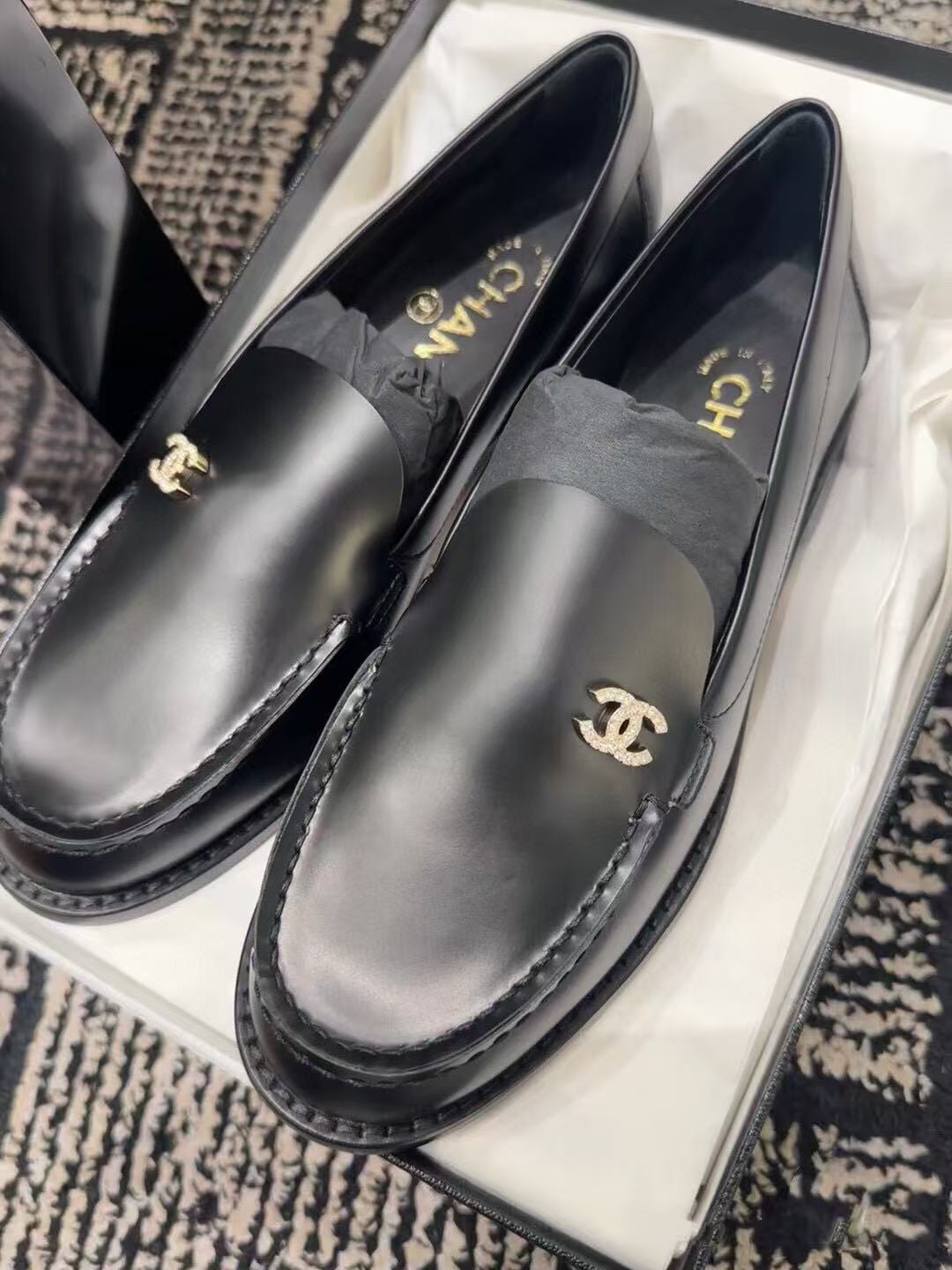 CC MOCCASINS 2025 IN BLACK CALFSKIN - 35
