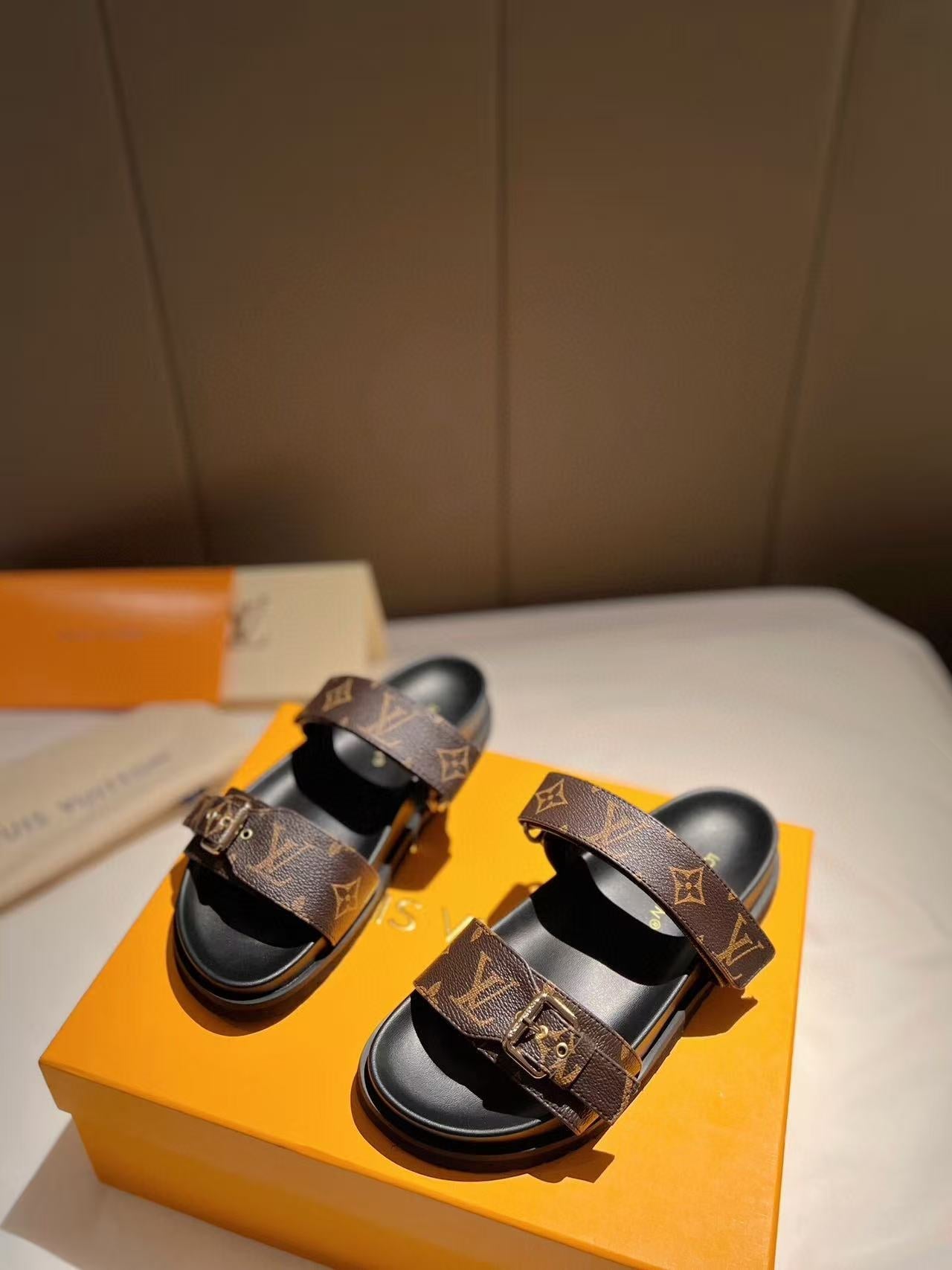 LV GOLD BUCKLE SANDALS IN BROWN MONOGRAM CANVAS - 35