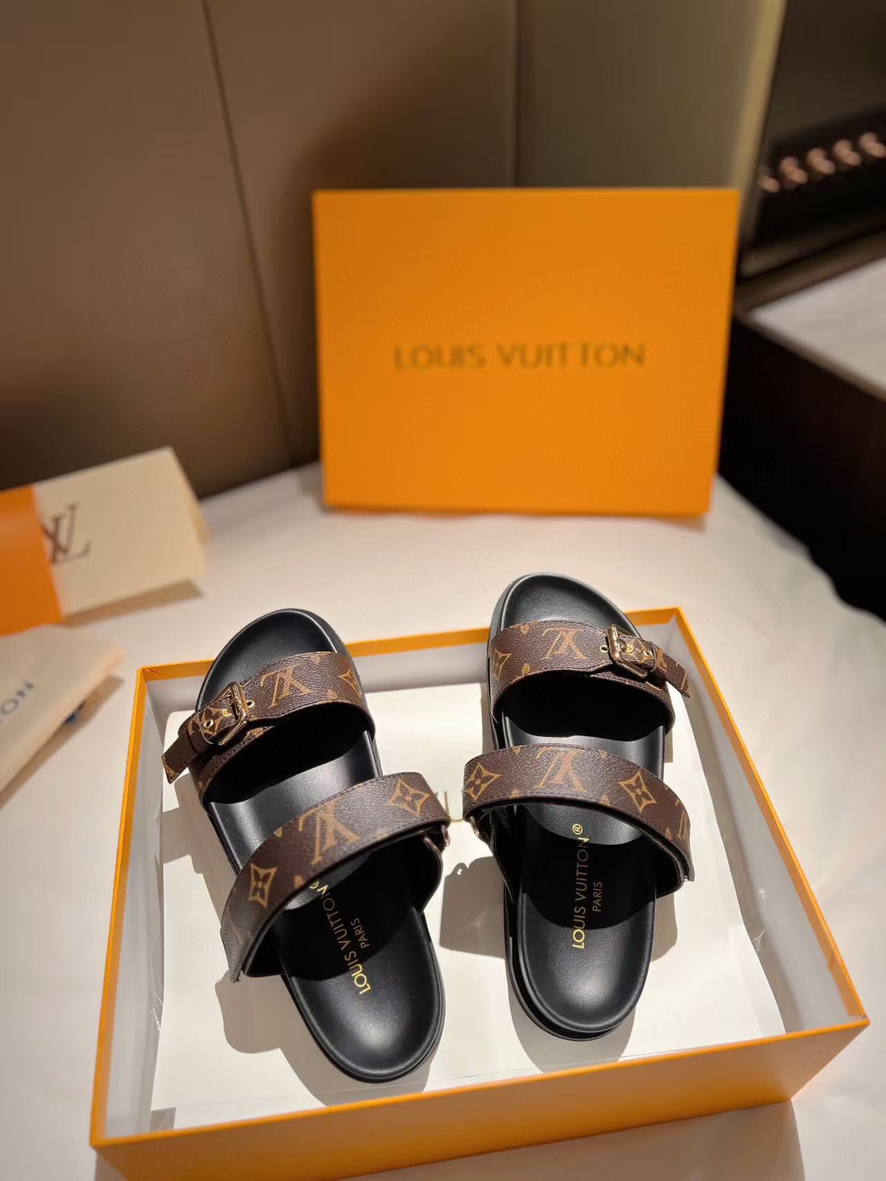 LV GOLD BUCKLE SANDALS IN BROWN MONOGRAM CANVAS - 35