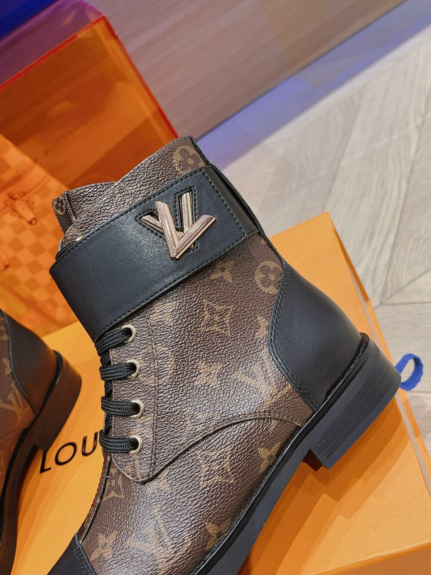LV BOOTS IN BROWN MONOGRAM CANVAS MIX CALFSKIN - 35