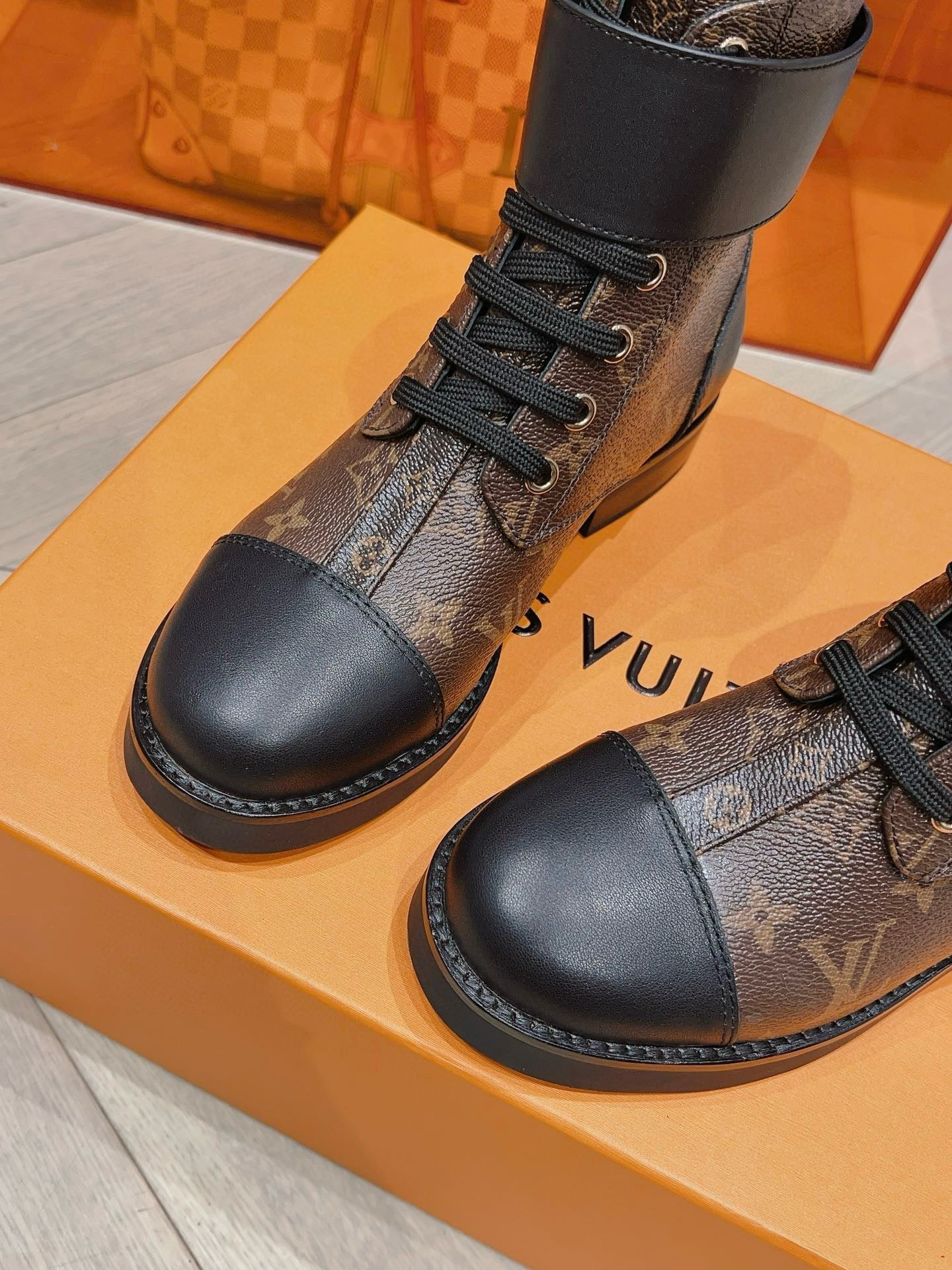 LV BOOTS IN BROWN MONOGRAM CANVAS MIX CALFSKIN - 35