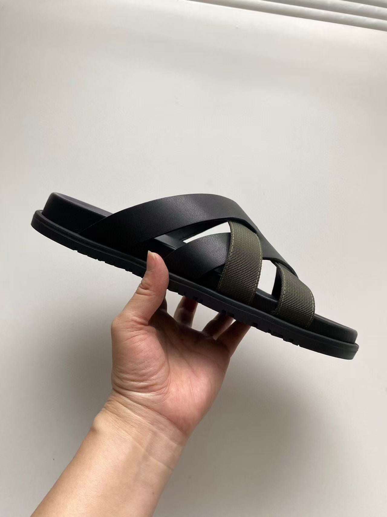HM SLIDES IN BLACK AND DARK GREEN FABRIC - 38
