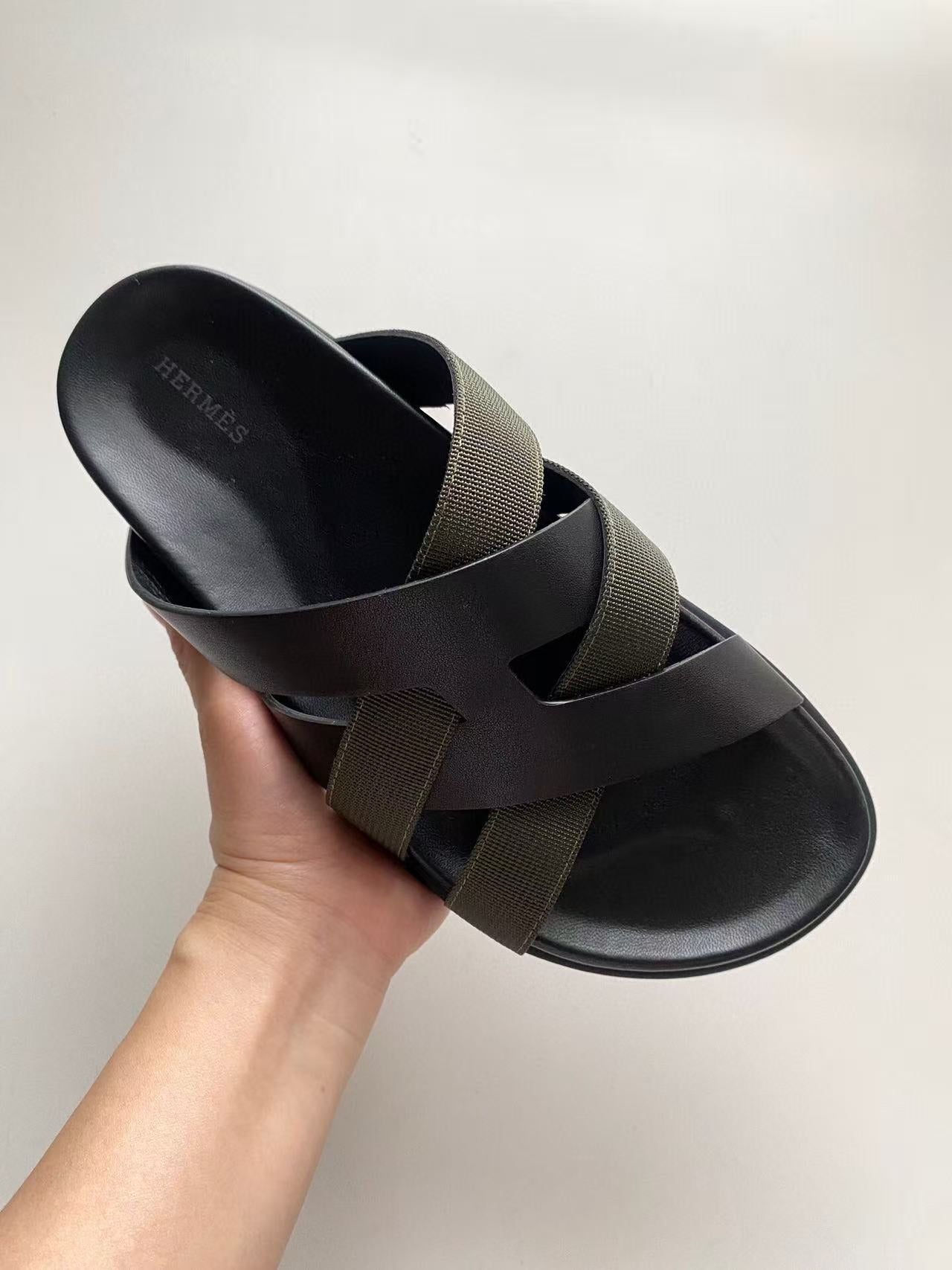 HM SLIDES IN BLACK AND DARK GREEN FABRIC - 38