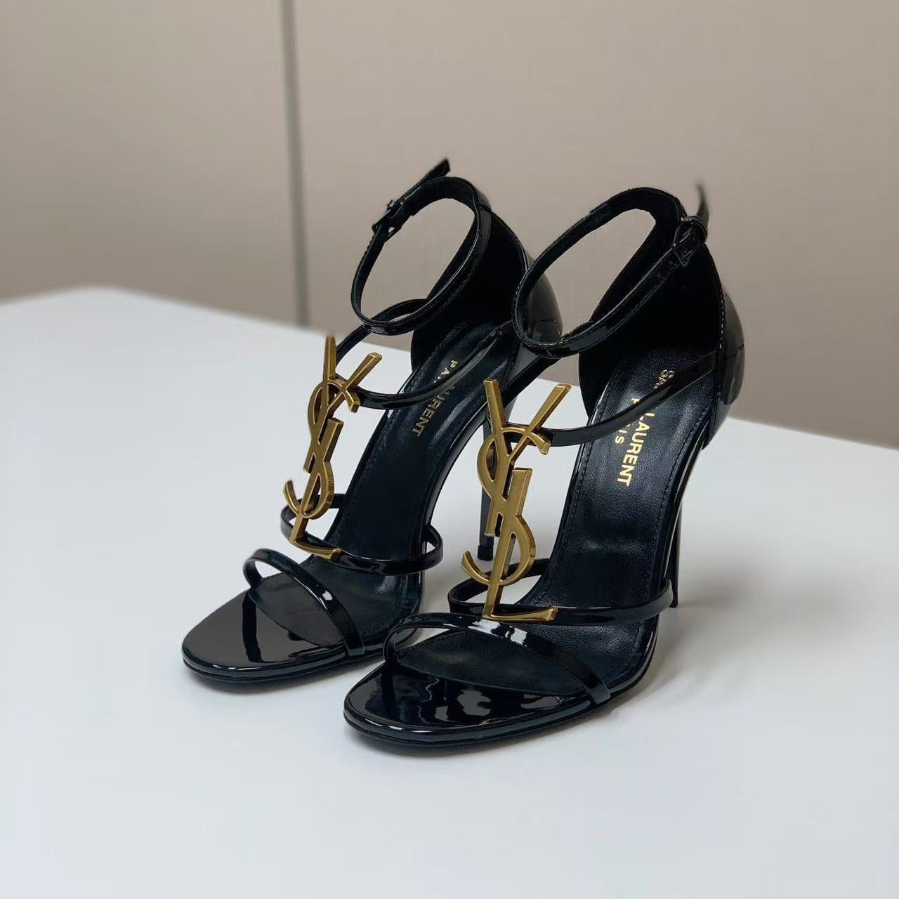 HIGH HEEL SANDALS IN BLACK CALFSKIN GOLD HARDWARE - 35
