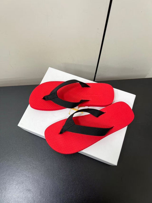 THE ROW THICK-SOLED FLIP FLOPS IN RED RUBBER - 35