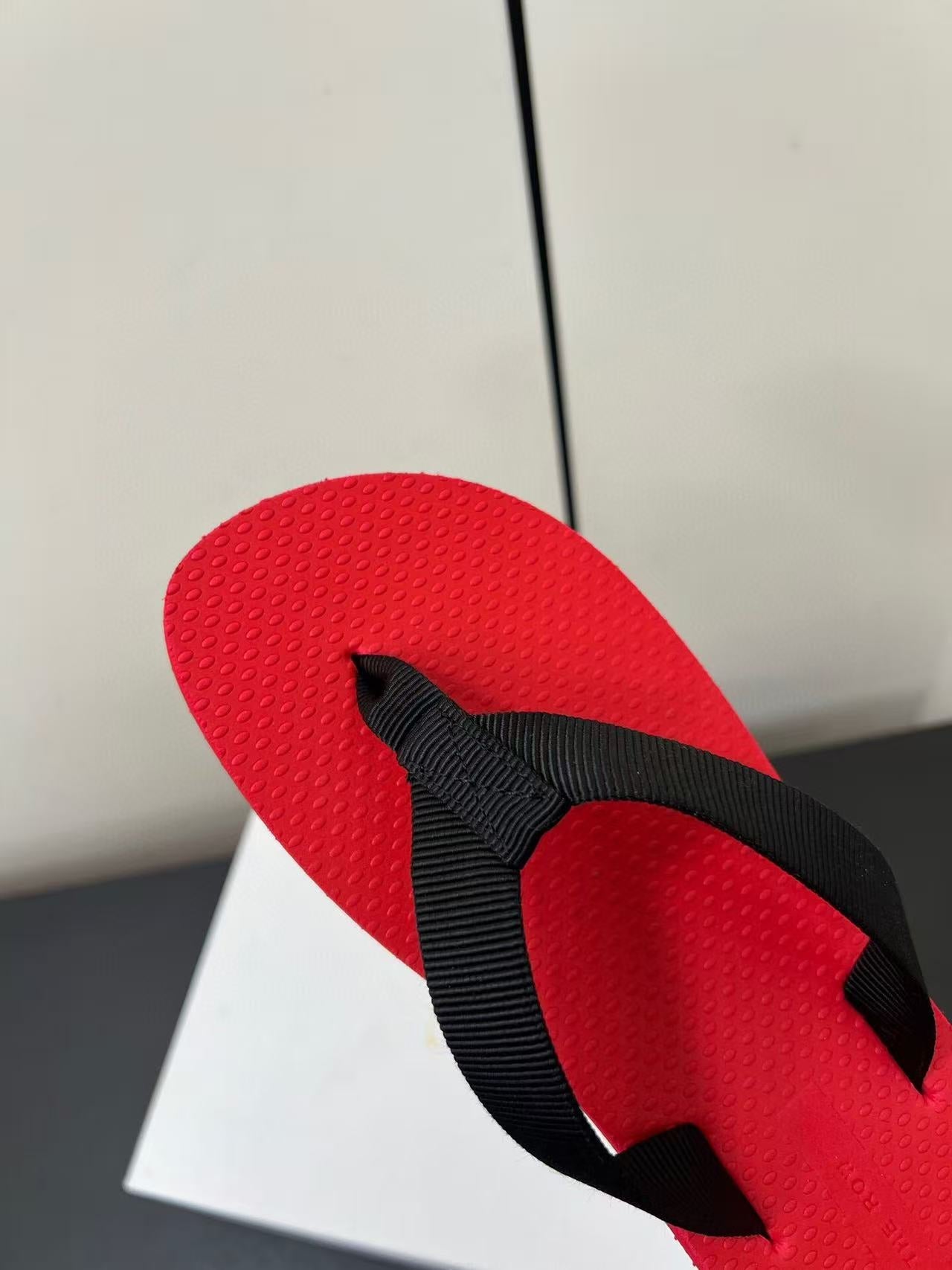 THE ROW THICK-SOLED FLIP FLOPS IN RED RUBBER - 35
