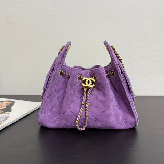 Сумка CHANEL 26S HOBO BAG 22 з телячої шкіри фіолетового кольору