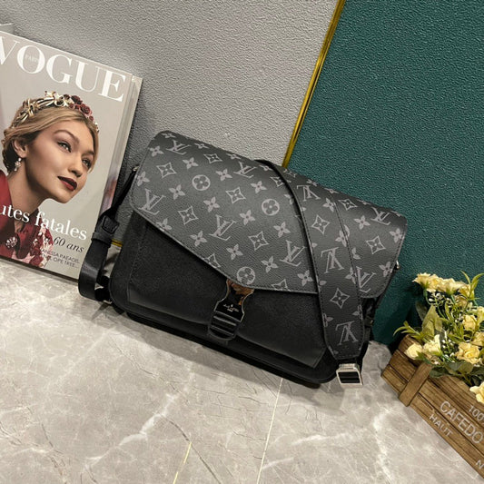 Louis Vuitton Taigarama Messenger Bag Black 29cm M30746