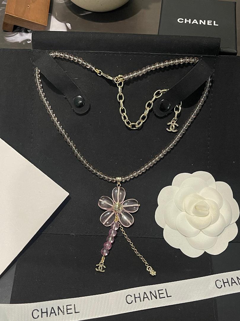 CHANEL FLOWER SILVER PENDANT WIT EARRINGS