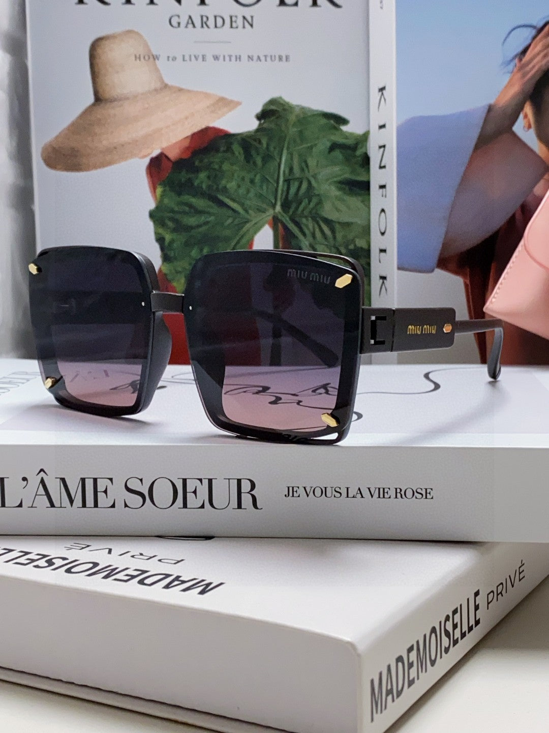 RUNWAY SQUARE SUNGLASSES 576823 IN ACETATE - Plum Red