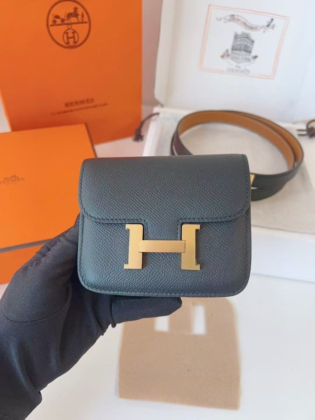 HM KELLY CONSTANCE SLIM WALLET BELT IN BLACK CALFSKIN GOLD HARDWARE - 30
