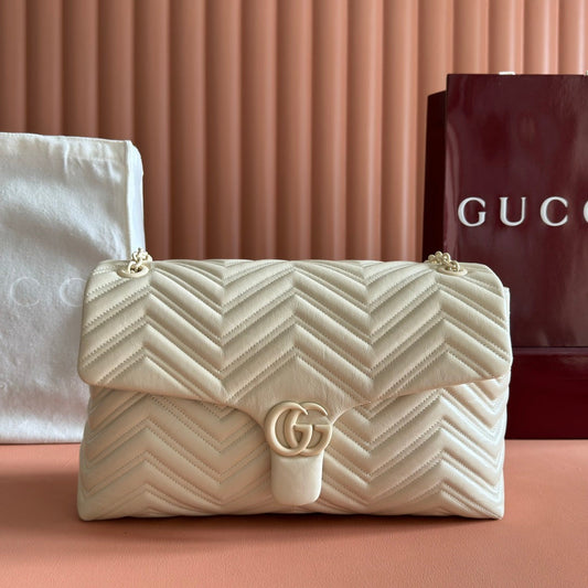 СУМКА GUCCI 26S GG MARMONT 37 З ТЕЛЯЧОЇ ШКІРИ КРЕМОВО-БІЛОГО КОЛЬОРУ