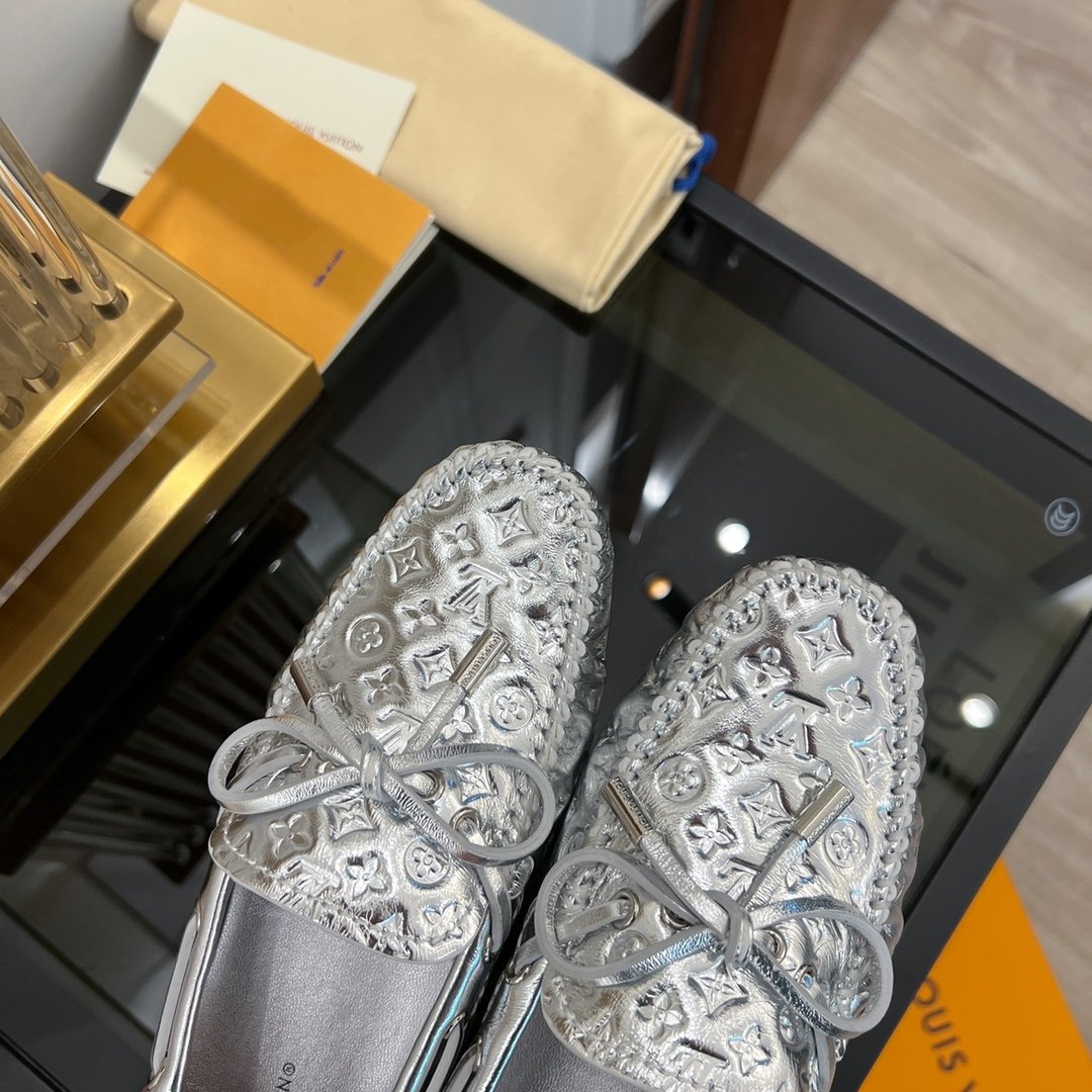 LV GLORIA FLAT LOAFER LOGO STAMPING SILVER - 35