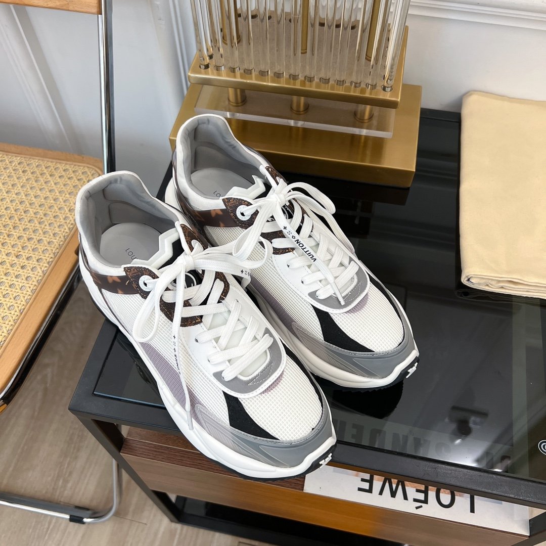 LV RUN 55 SNEAKER WHITE GRAY - 35