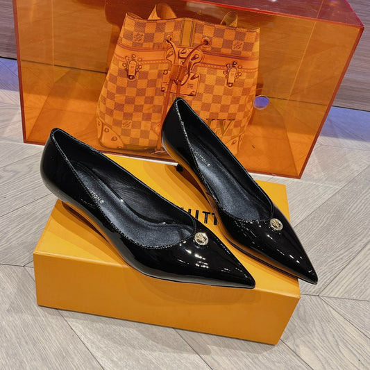 LV SINGLE LOW HEEL PUMP SHINY BLACK - 34
