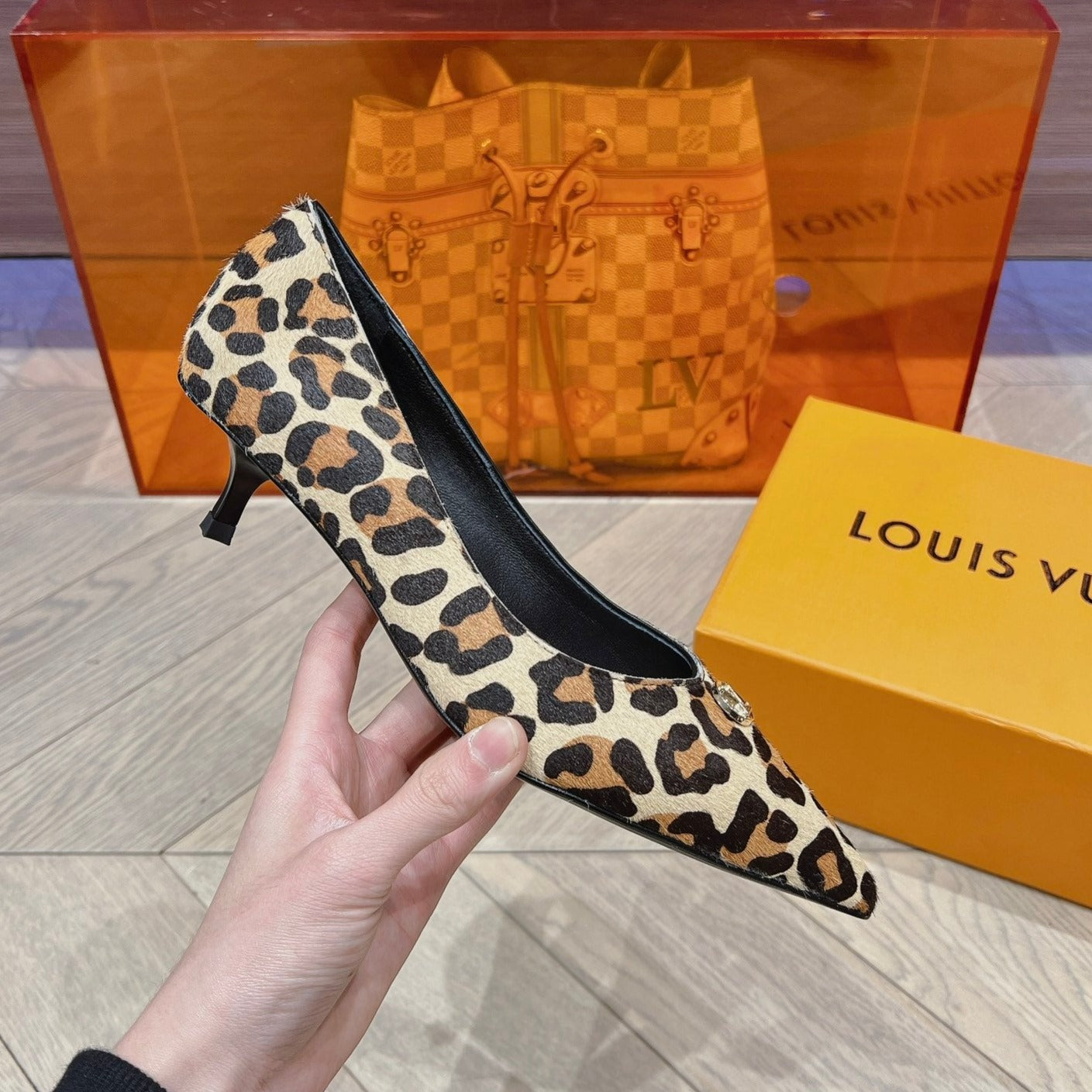 LV SINGLE LOW HEEL PUMP YELLOW LEOPARD - 34