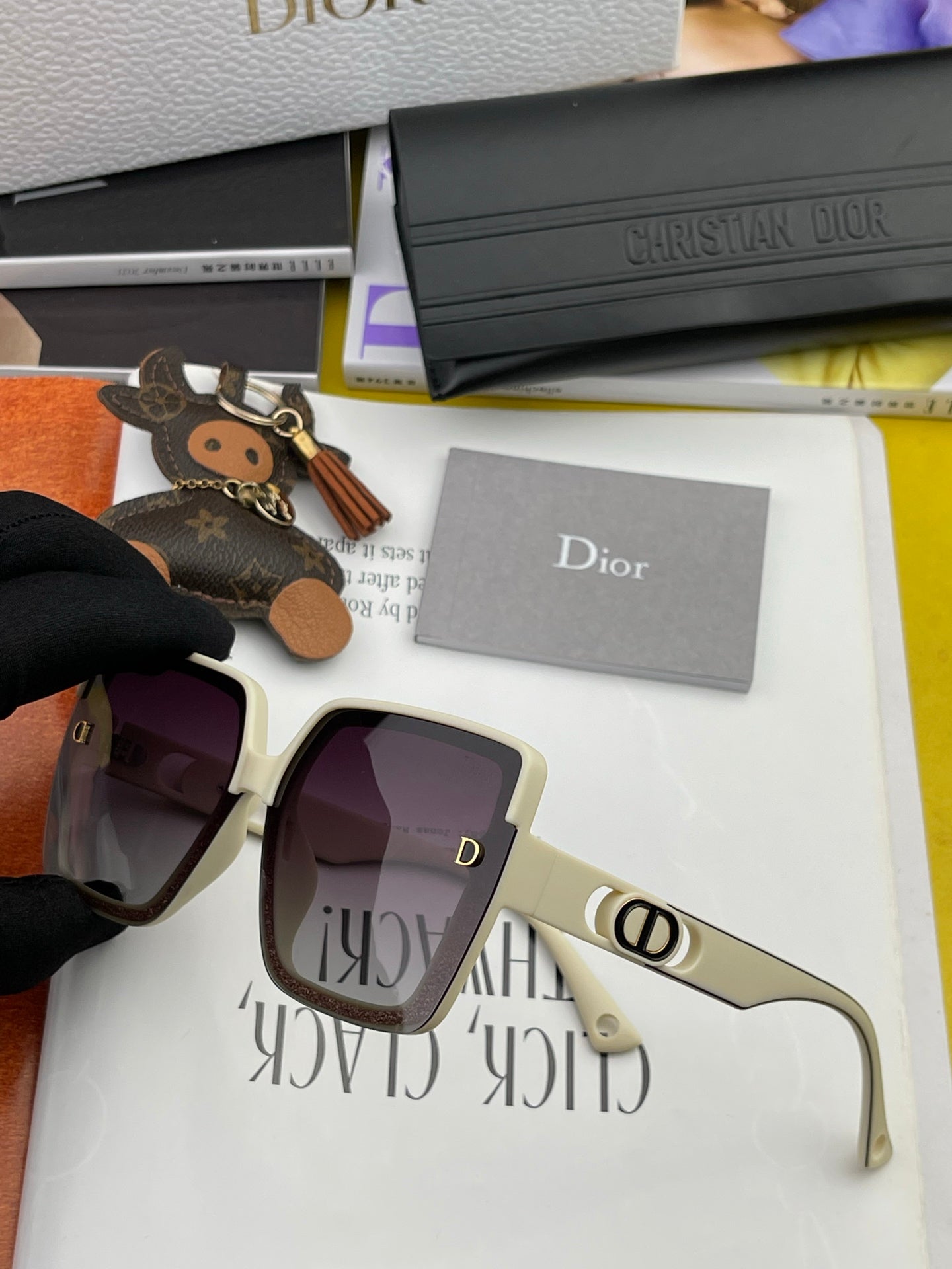MONTAIGNE SQUARE SUNGLASS CD7129 IN ACETATE - White