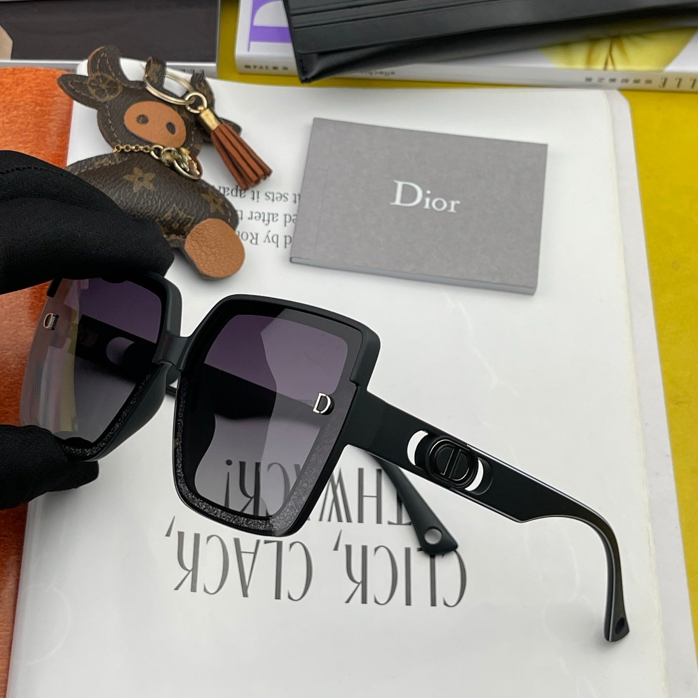 MONTAIGNE SQUARE SUNGLASS CD7129 IN ACETATE - White
