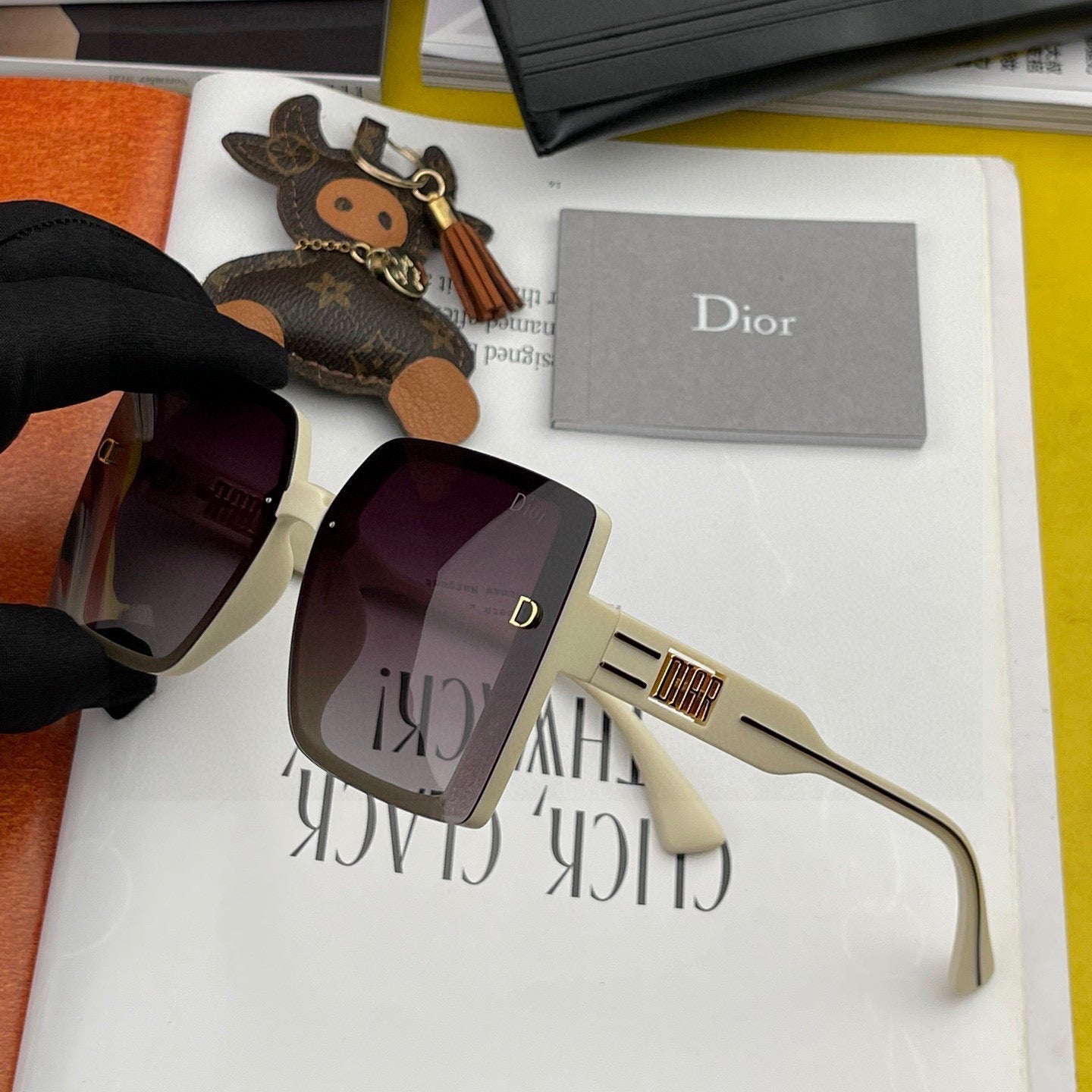 MONTAIGNE SQUARE SUNGLASS D5290 IN ACETATE - Beige