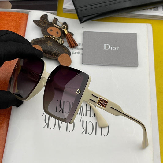 MONTAIGNE SQUARE SUNGLASS D5290 IN ACETATE - Beige