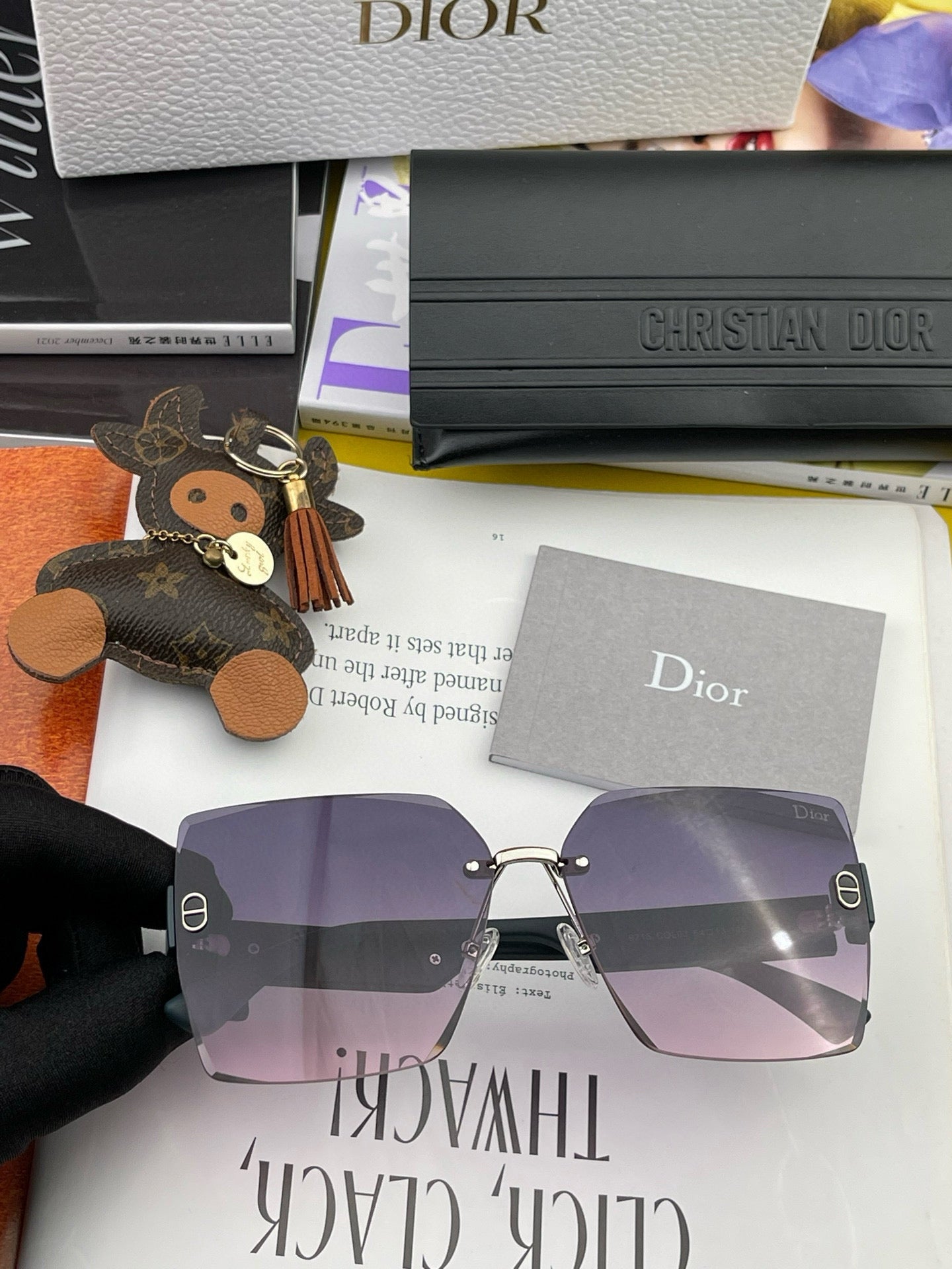 MONTAIGNE SQUARE SUNGLASS CD7159 IN ACETATE - Beige