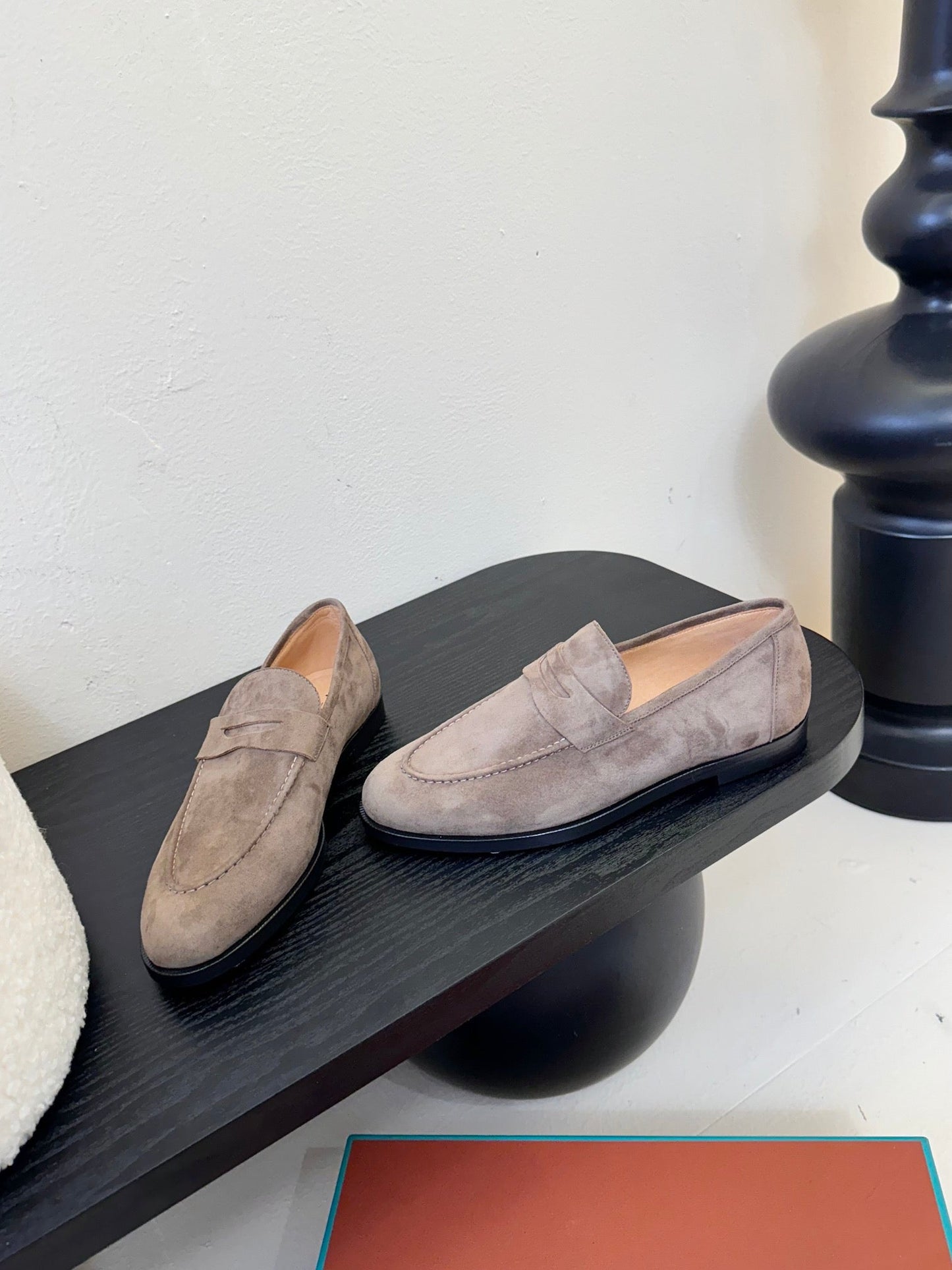 CLASSIC LOAFERS IN LIGHT TAUPE SUEDE - 35