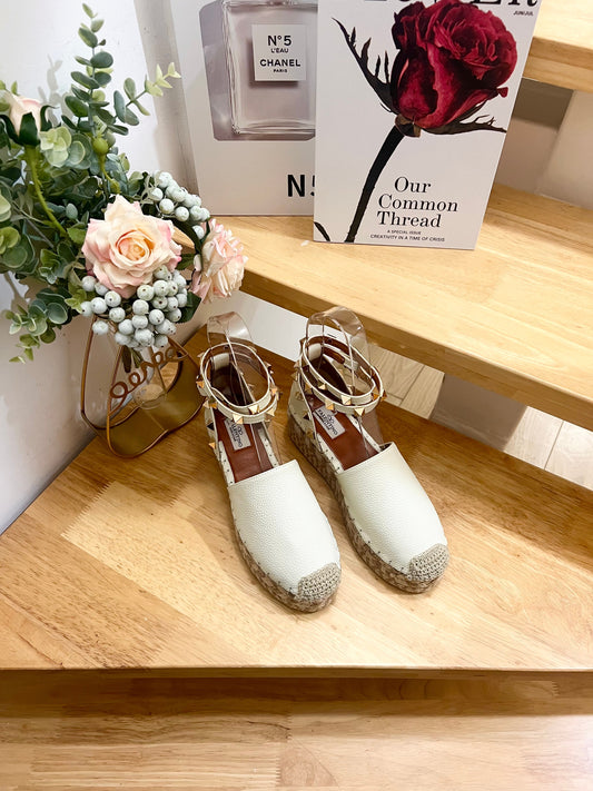 WHITE LEATHER ROCKSTUD ESPADRILLES ANKLE STRAP FLATS - 36