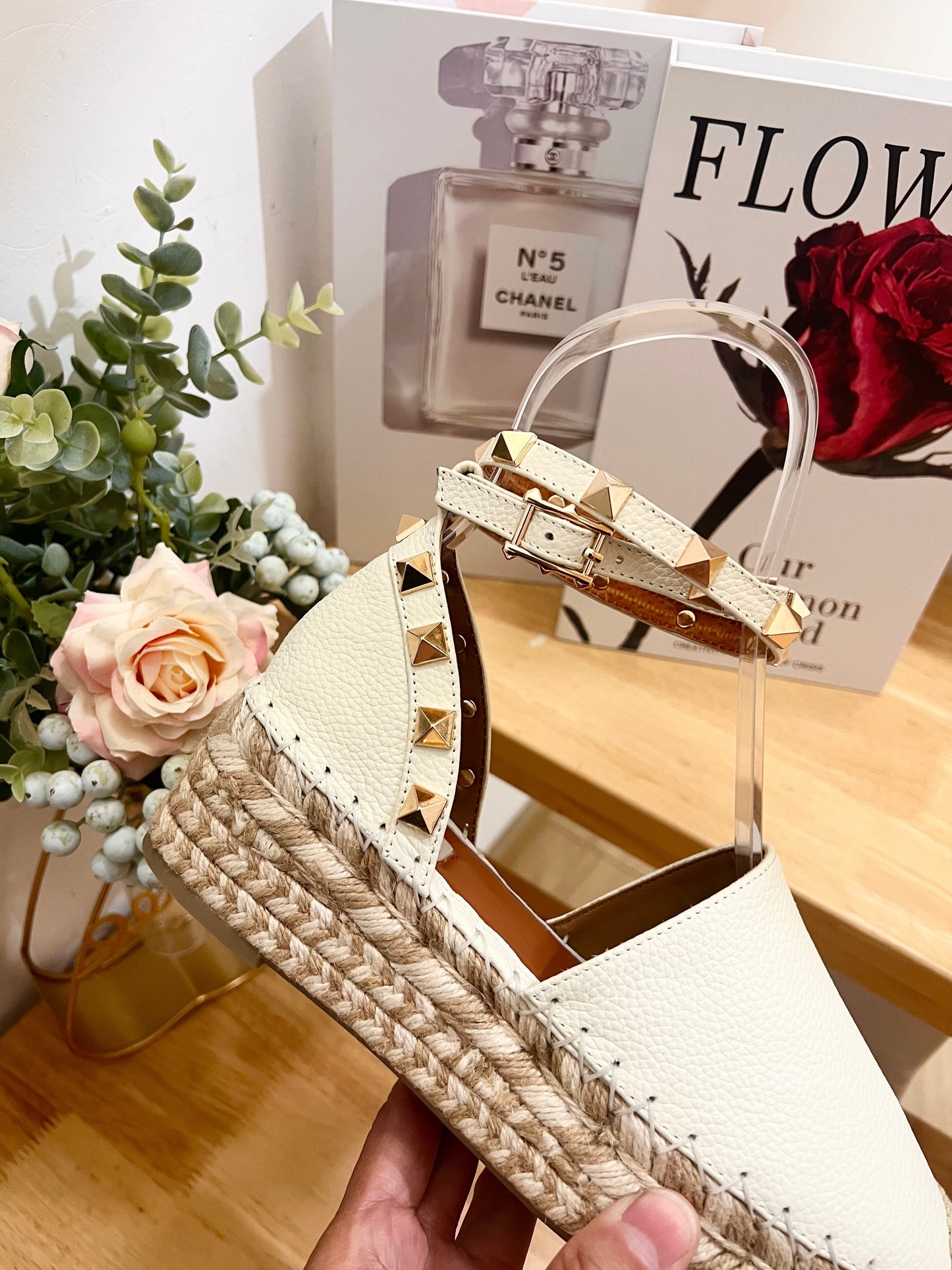 WHITE LEATHER ROCKSTUD ESPADRILLES ANKLE STRAP FLATS - 36