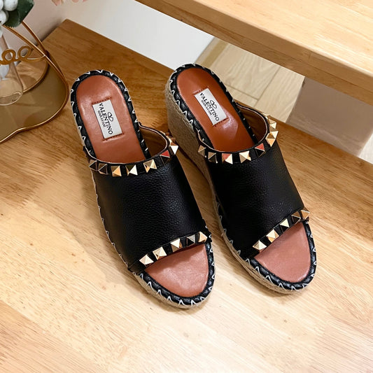 LACE-UP WEDGE SANDALS IN BLACK CALFSKIN WITH STUDS - 36