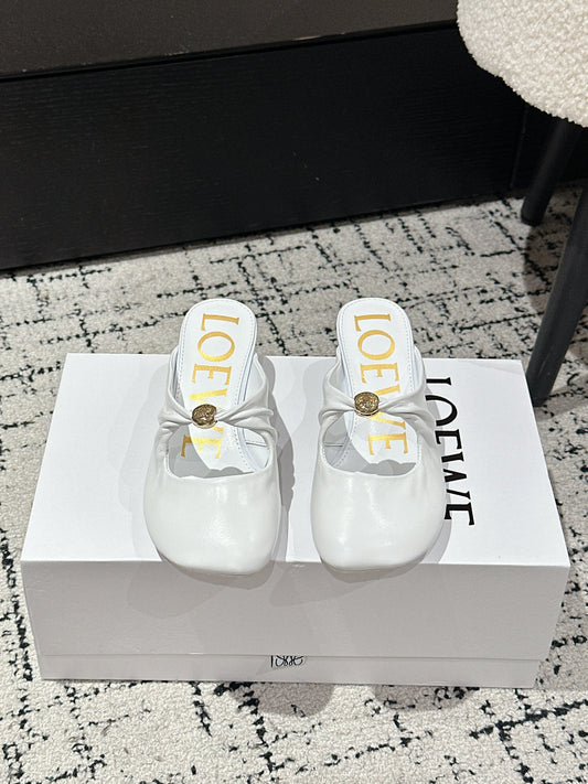 ЖІНОЧІ БОСОНІЖКИ-МЮЛІ CHLOÉ 26S НА ВИСОКИХ ПІДБОРАХ ІЗ БІЛОЇ ТЕЛЯЧОЇ ШКІРИ