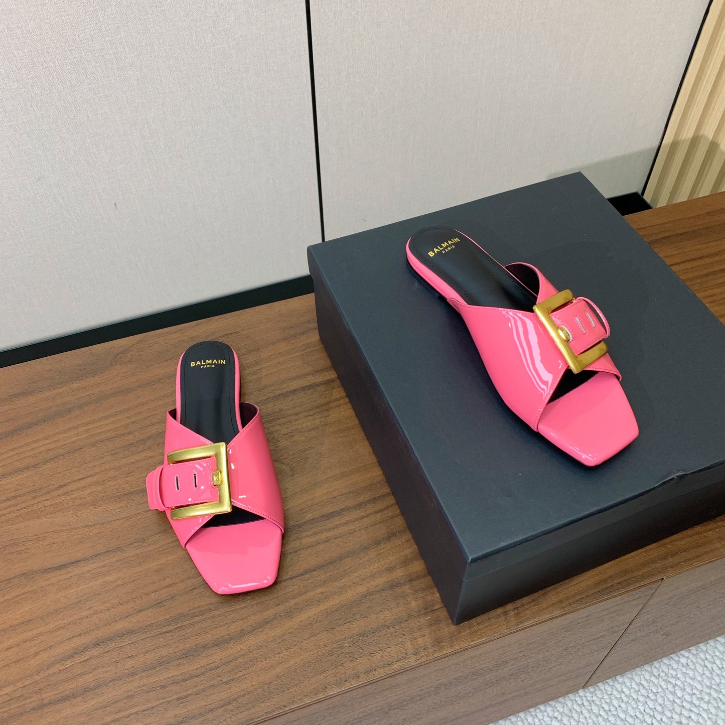БОСОНІЖКИ BALMAIN 26S B-BELT НА ПЛОСКІЙ ПІДОШВІ З РОЖЕВОЇ ТЕЛЯЧОЇ ШКІРИ