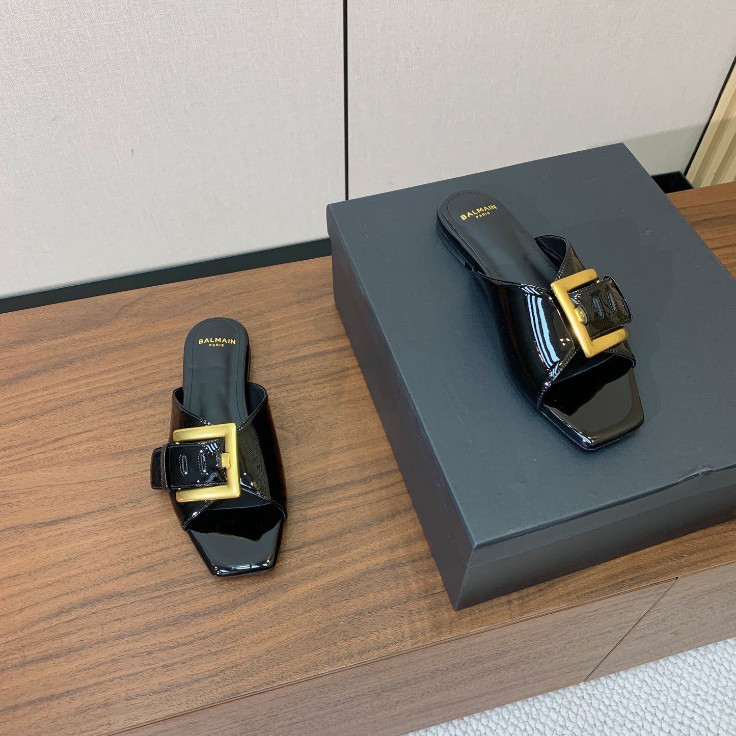БОСОНІЖКИ BALMAIN 26S B-BELT ІЗ ЧОРНОЇ ТЕЛЯЧОЇ ШКІРИ