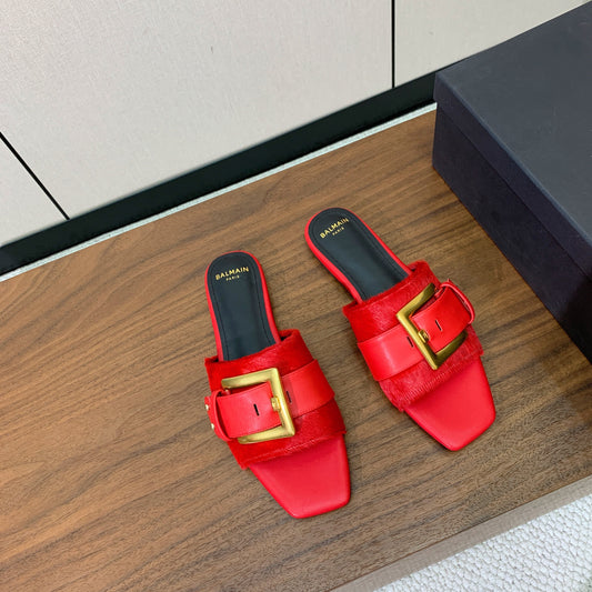 BALMAIN 26S ПЛОСКІ САНДАЛІ B-BELT З ЧЕРВОНОЇ ТЕЛЯЧОЇ ШКІРИ ТА ХУТРА ПОНІ
