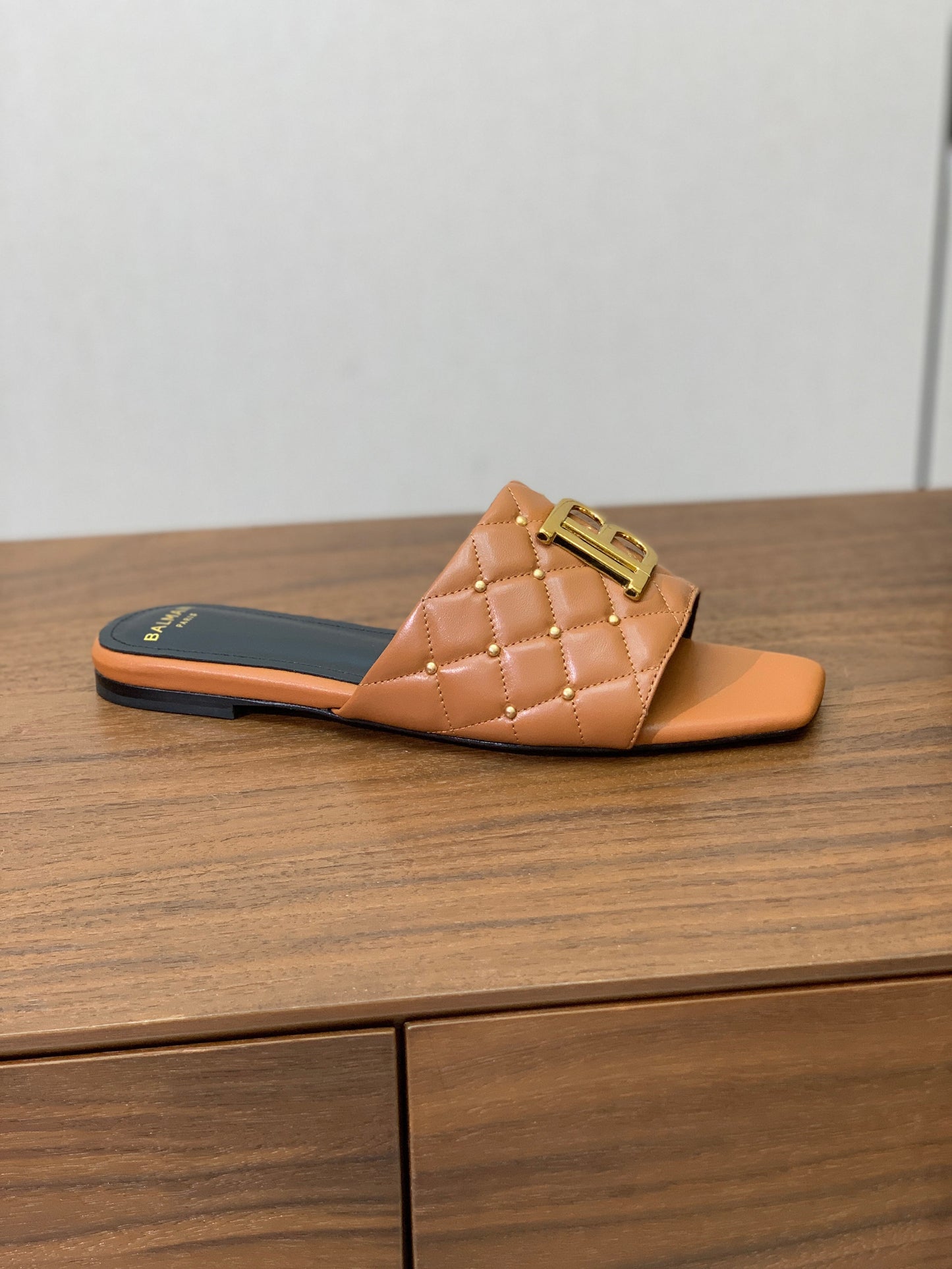 BALMAIN 26S СТЬОБАНІ МЮЛІ СВІТЛО-КОРИЧНЕВОЇ ТЕЛЯЧОЇ ШКІРИ