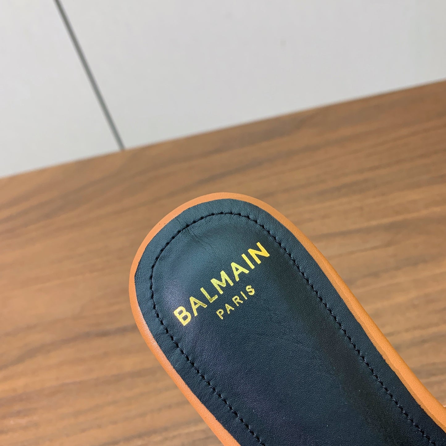BALMAIN 26S СТЬОБАНІ МЮЛІ СВІТЛО-КОРИЧНЕВОЇ ТЕЛЯЧОЇ ШКІРИ