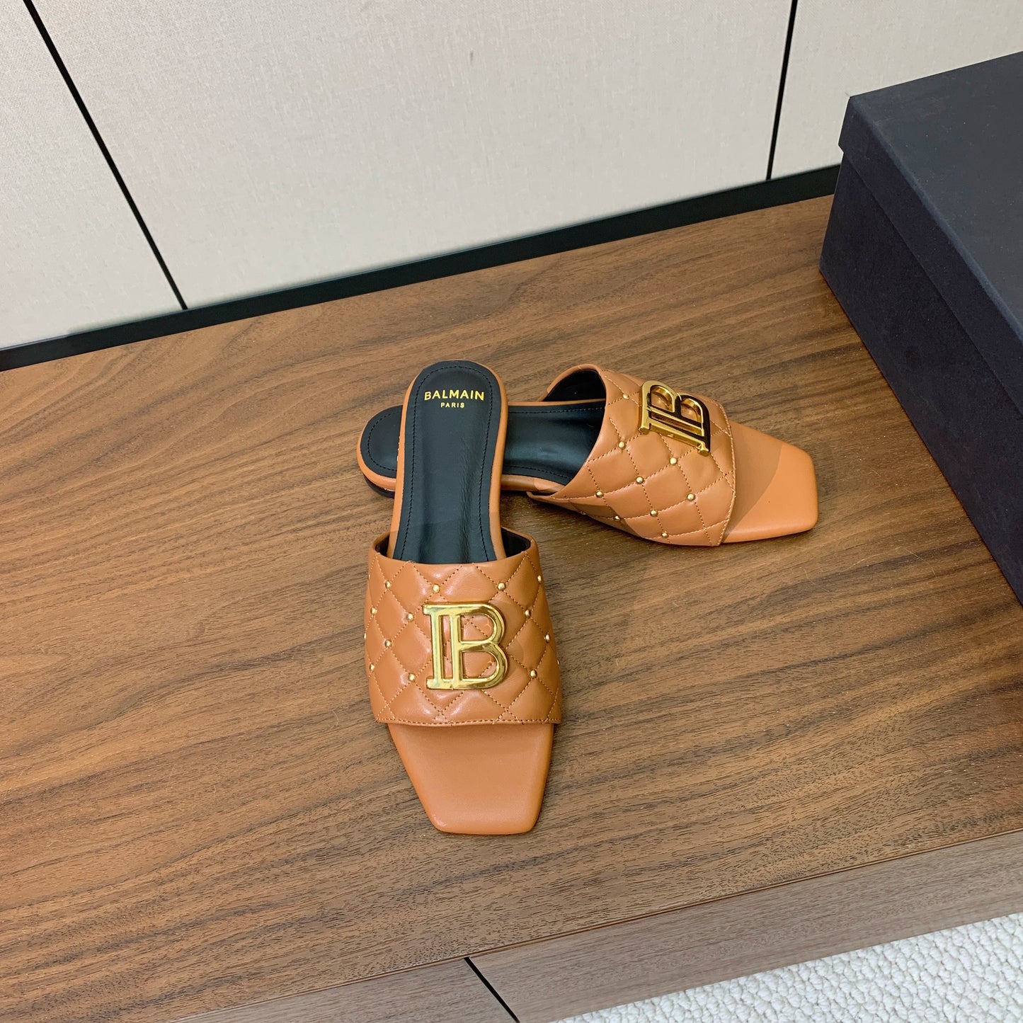 BALMAIN 26S СТЬОБАНІ МЮЛІ СВІТЛО-КОРИЧНЕВОЇ ТЕЛЯЧОЇ ШКІРИ