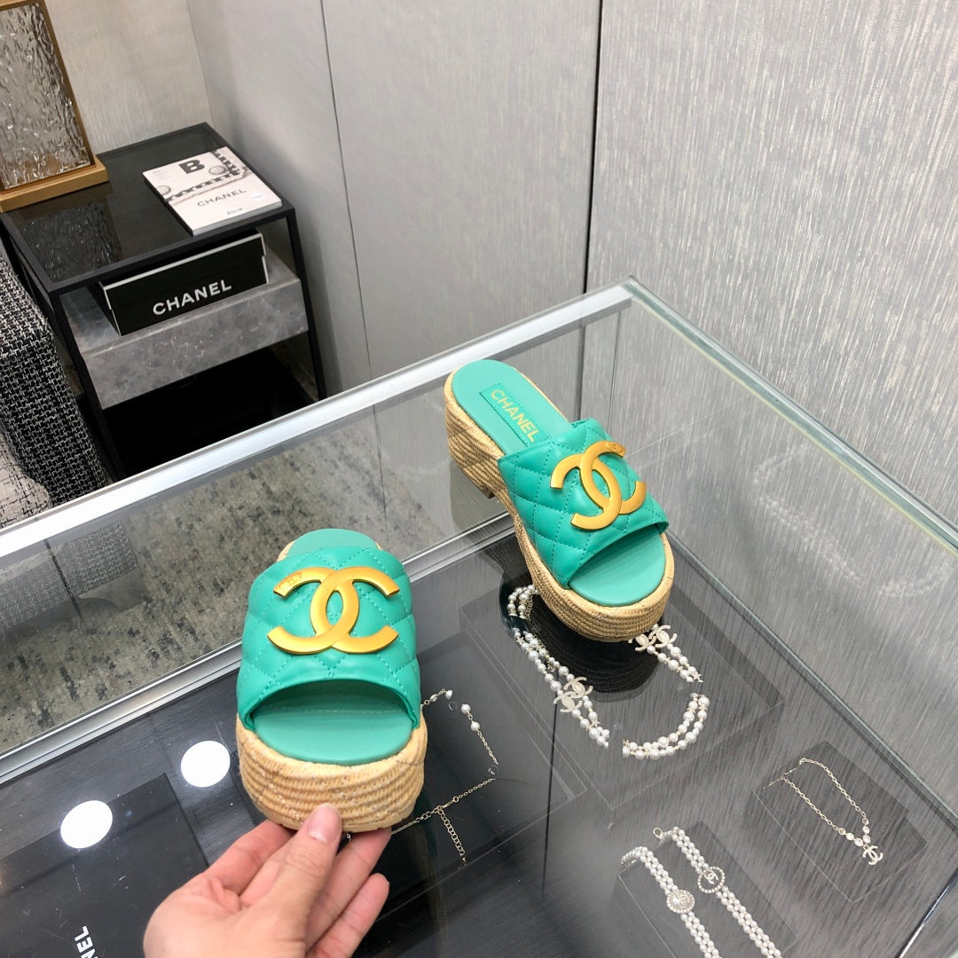 THICK SOLE WEDGE SLIPPERS IN PERSIAN GREEN LAMBSKIN AND BEIGE RUBBER - 35