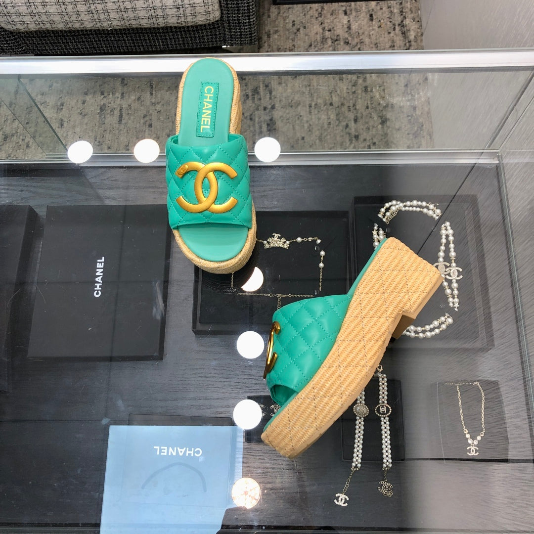 THICK SOLE WEDGE SLIPPERS IN PERSIAN GREEN LAMBSKIN AND BEIGE RUBBER - 35
