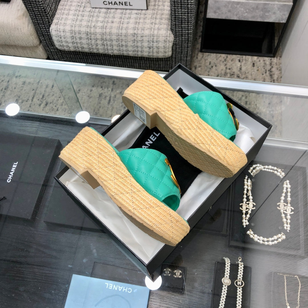 THICK SOLE WEDGE SLIPPERS IN PERSIAN GREEN LAMBSKIN AND BEIGE RUBBER - 35