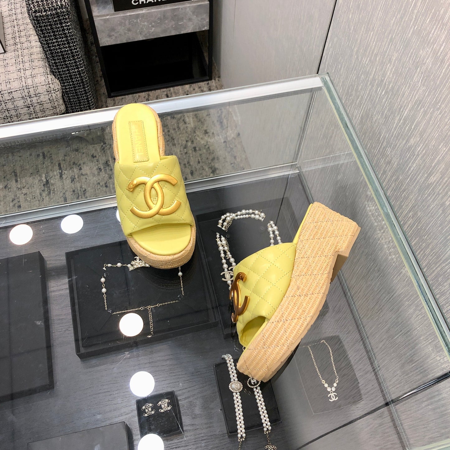 THICK SOLE WEDGE SLIPPERS IN SAND YELLOW LAMBSKIN AND BEIGE RUBBER - 35