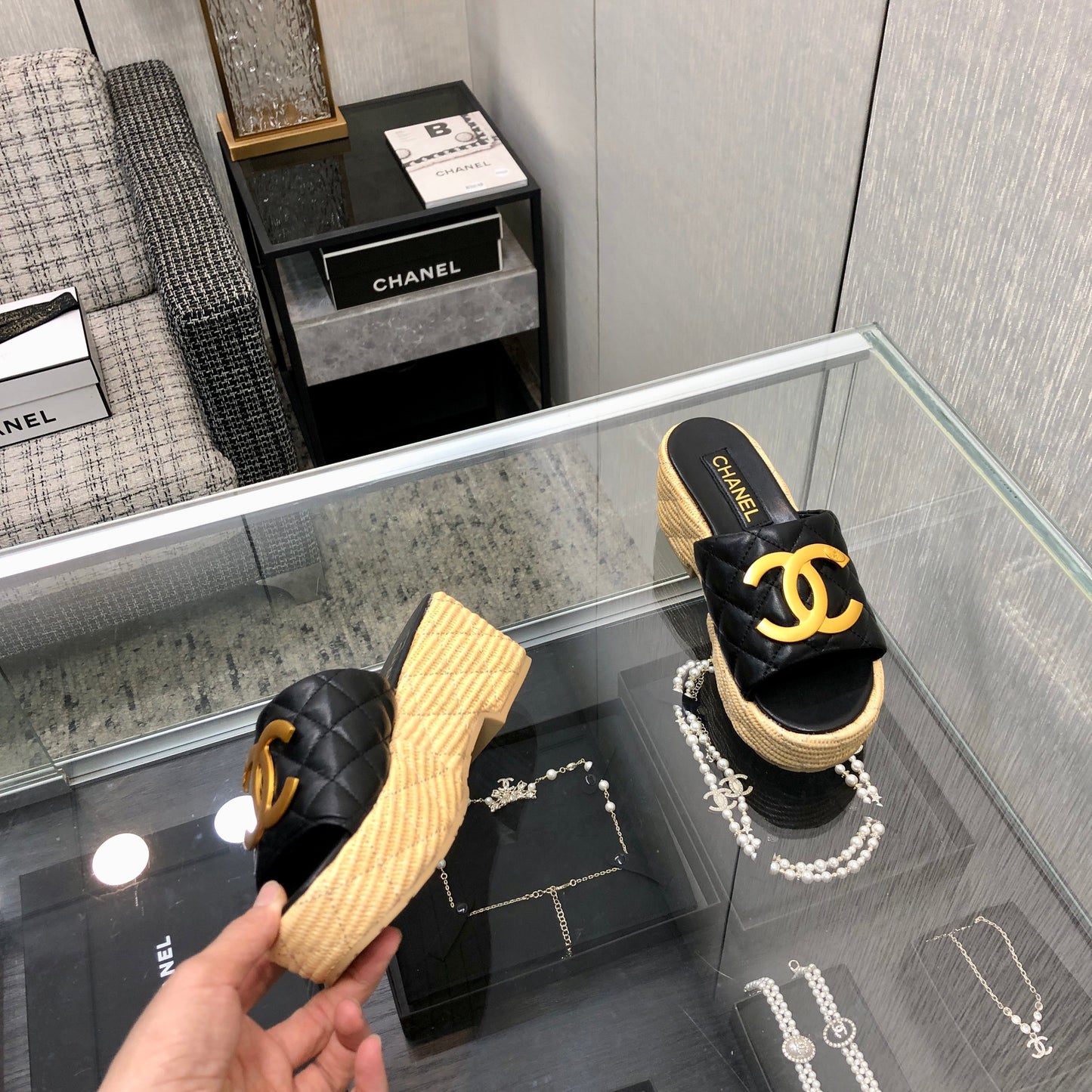 THICK SOLE WEDGE SLIPPERS IN BLACK LAMBSKIN AND BEIGE RUBBER - 35