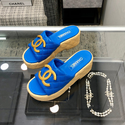 THICK SOLE WEDGE SLIPPERS IN COBALT BLUE LAMBSKIN AND BEIGE RUBBER - 35