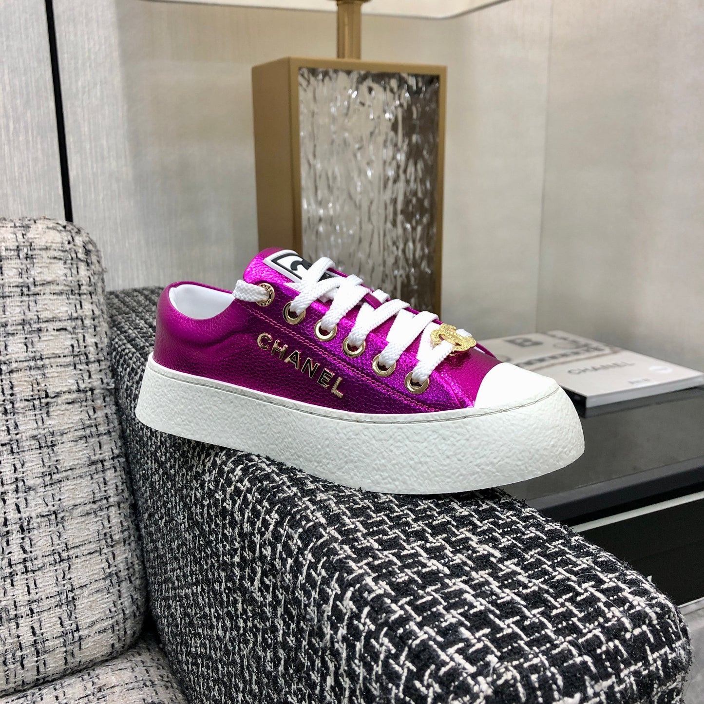 CASUAL SNEAKER IN MAGENTA PURPLE METALLIC LAMBSKIN WITH GOLD LOGO - 35