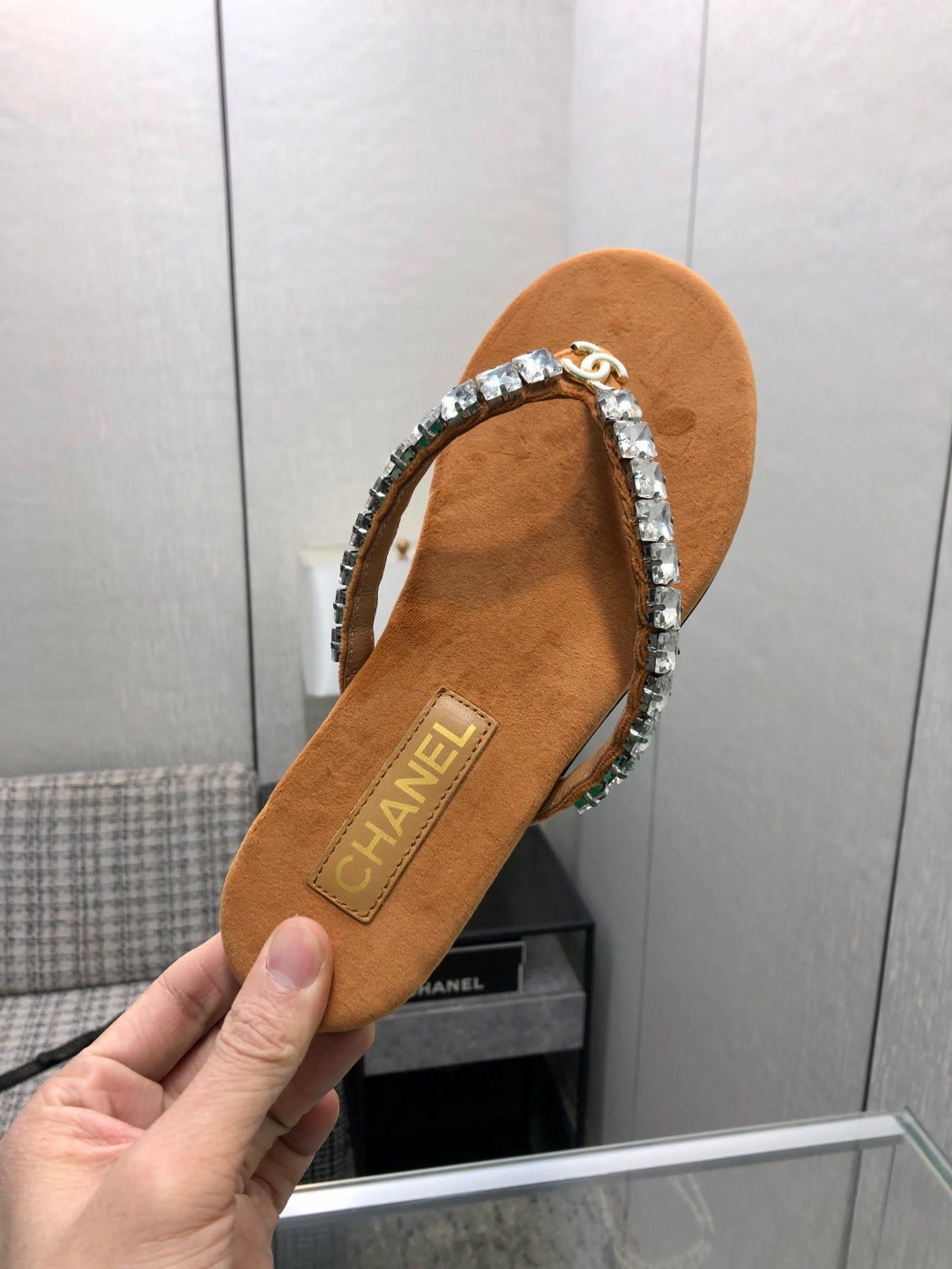 THONG SLIDE IN BRONZE BROWN SUEDE WITH WHITE CRYSTALS - 35