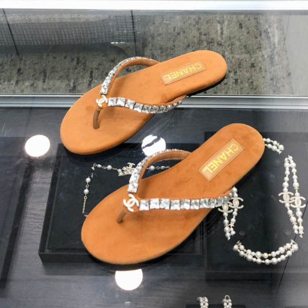THONG SLIDE IN BRONZE BROWN SUEDE WITH WHITE CRYSTALS - 35