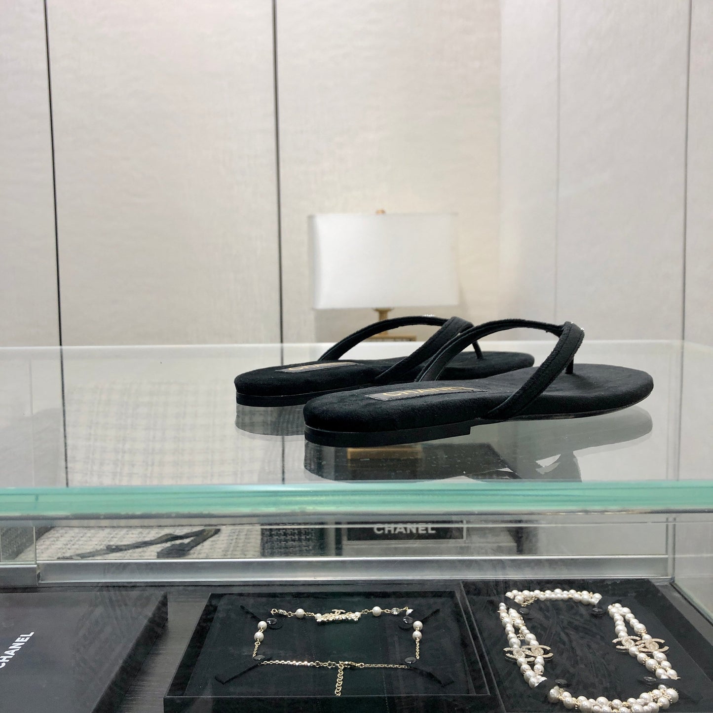 THONG SLIDE IN BLACK SUEDE - 35