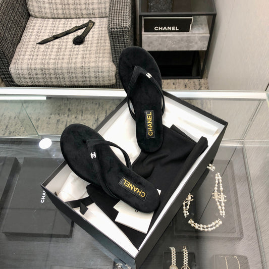 THONG SLIDE IN BLACK SUEDE - 35