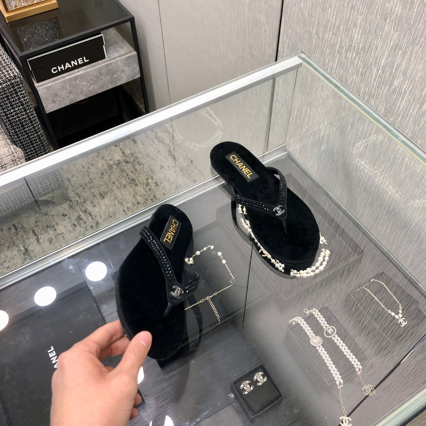 THONG SLIDE IN BLACK SUEDE WITH CRYSTALS - 35