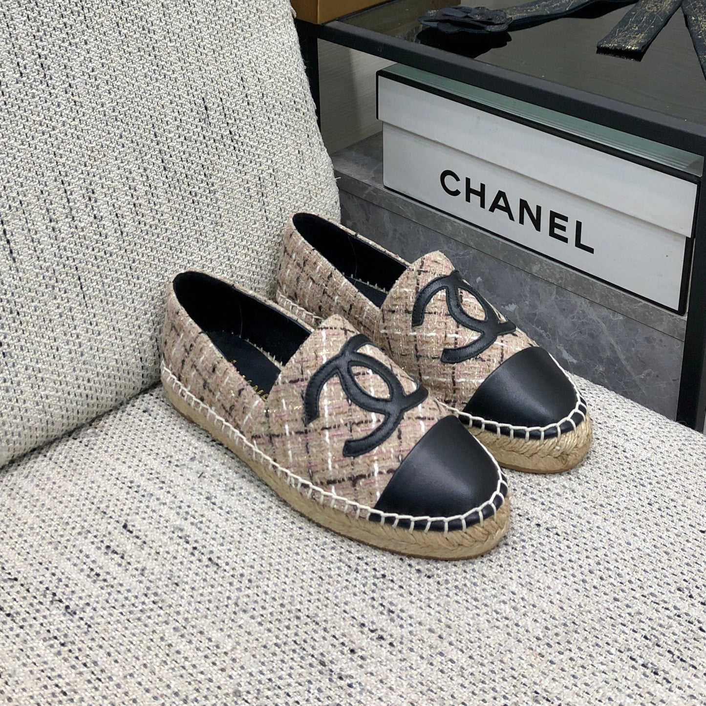 ESPADRILLE CAMEL BEIGE TWEED FABRIC AND BLACK CALFSKIN FLATS - 35