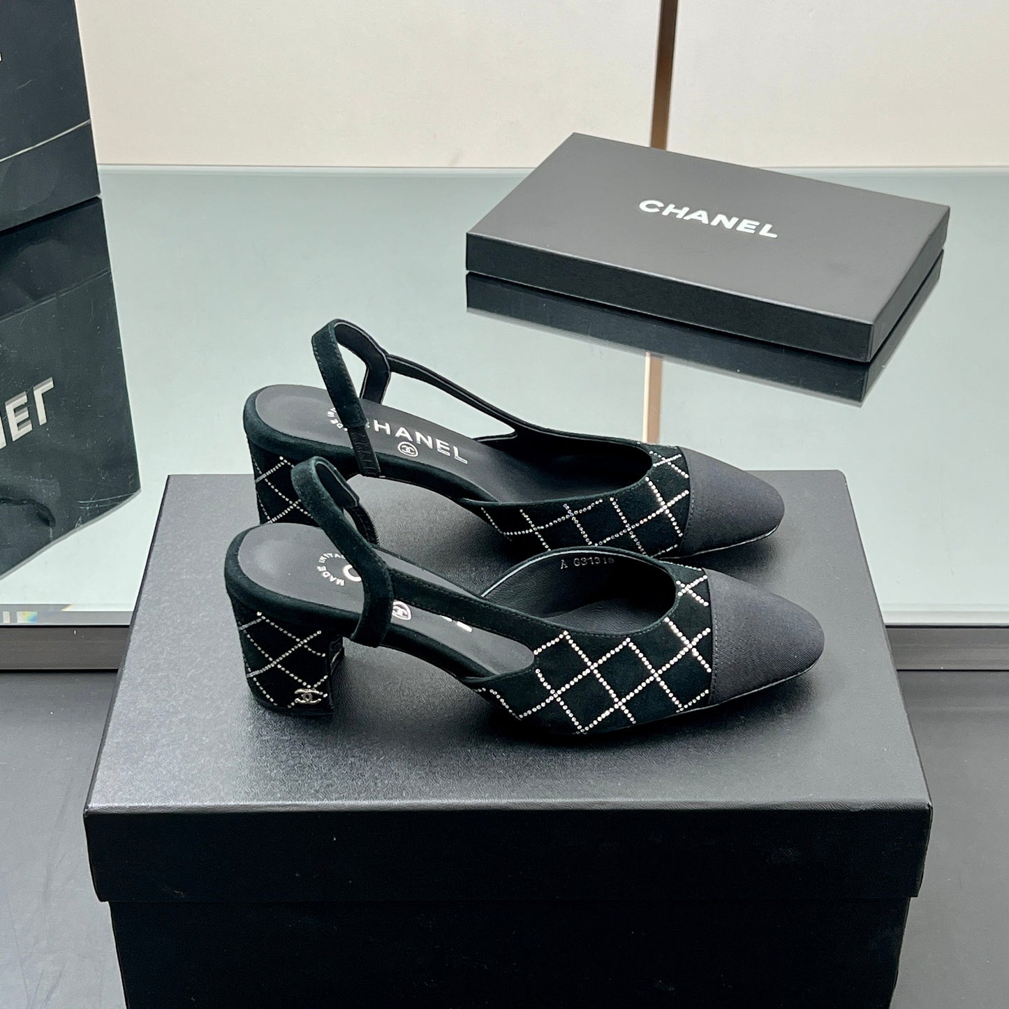 CC SLINGBACK 25S 65 MM IN BLACK SUEDE AND CRYSTALS - 35